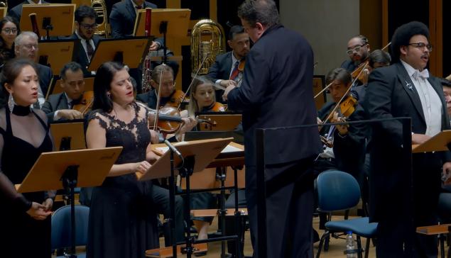 Revista Concerto Guanqun Yu, Luisa Francesconi, Andrew Litton e Joshua Blue durante apresentação do 'Réquiem' na Sala São Paulo [Reprodução/YouTube]