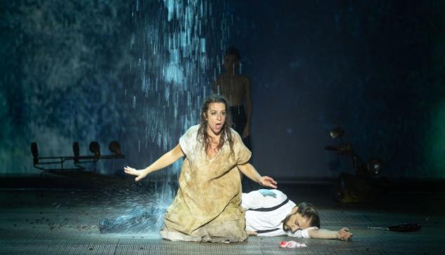 Revista Concerto Cena da produção da ópera 'Yerma', de Villa-Lobos, na Ópera de Tenerife [Auditorio de Tenerife/Miguel Barreto]