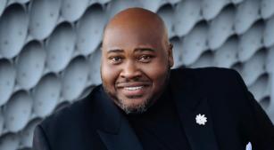 O tenor Issachan Savage [Divulgação]