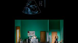 Cena da produção de Tobias Kratzer para 'Fausto', de Gounod [Divulgação/Ópera Nacional de Paris]