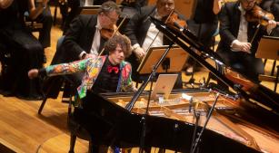 Fabio Martino durante concerto com obras de Mignone na Sala São Paulo [Divulgação]