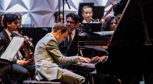 Gabriele Strata durante a prova final, na Sala Cecília Meireles [Divulgação/Renato Mangolin]