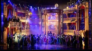 Cena de Romeu e Julieta dirigida por Heller-Lopes na da Ópera de Tenerife (divulgação, Auditório Tenerife, Miguel Barreto)