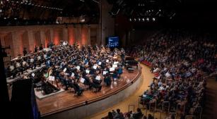 A Orquestra do Festival durante concerto no Auditório Claudio Santoro na 54ª edição do evento, em 2024 [Divulgação/Íris Zanetti]
