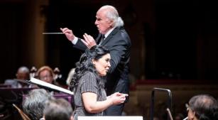 Carla Caramujo. Isaac Karabtchevsky e a Opes em concerto no ano passado [Divulgação]
