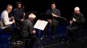 Os músicos do Sujeito a Guincho [Divulgação/Adriano Escanhuela]