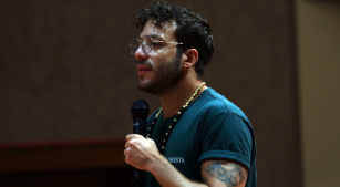 O ator e diretor Matheus Sabbá [Divulgação]