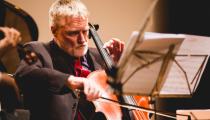 O violoncelista David Chew [Divulgação]
