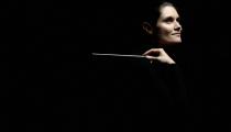 A maestra Delyana Lazarova rege a Osesp [Divulgação]