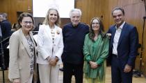 O maestro João Carlos Martins e executivos da Fundación Mapfre (divulgação)
