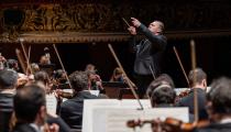 Roberto Minczuk rege a Orquestra Sinfônica Municipal [Divulgação]