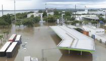 Imagem de Porto Alegre inundada feita no dia 5 de maio (reprodução YouTube)