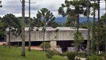 Auditório Claudio Santoro, em Campos do Jordão (divulgação, Museu Felicia Leirner)