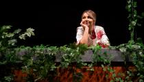 Cena da produção de 'O barbeiro de Sevilha' no Theatro São Pedro [Divulgação]