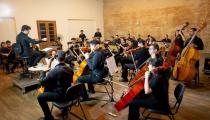 A Orquestra Joseense com o maestro William Coelho [Divulgação]