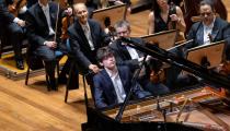 O pianista Tom Borrow durante concerto no ano passado com a Osesp [Divulgação]