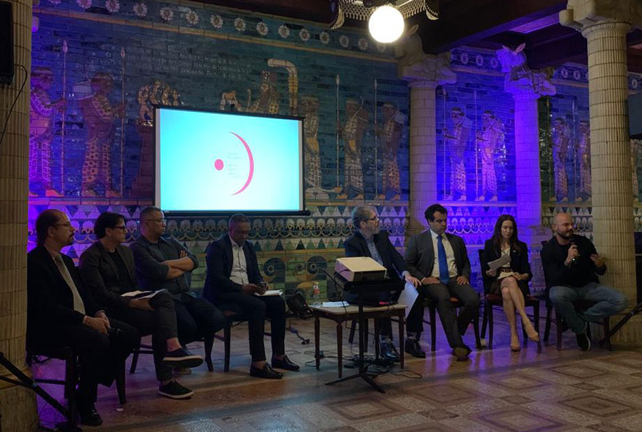 Painel do Fórum Brasileiro de Ópera, Dança e Música de Concerto no Salão Assyrio do Theatro Municipal do Rio de Janeiro (Revista CONCERTO)