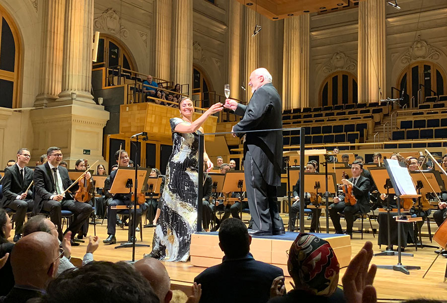 Isabel Leonard, Constantine Orbelian e Orquestra Acadêmica Mozarteum Brasileiro em bis na Sala São Paulo (Revista CONCERTO)